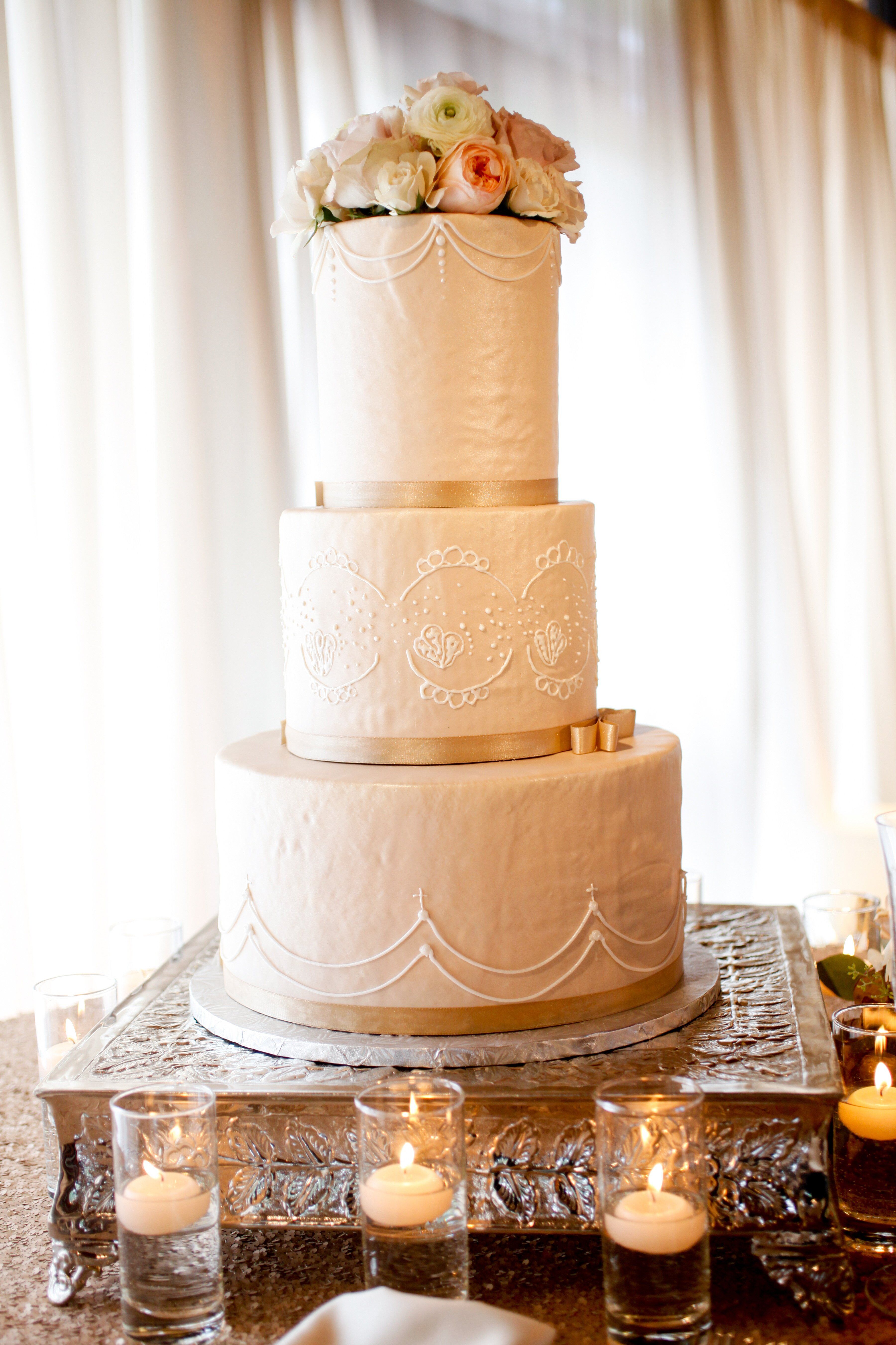 Elegant Wedding Cake