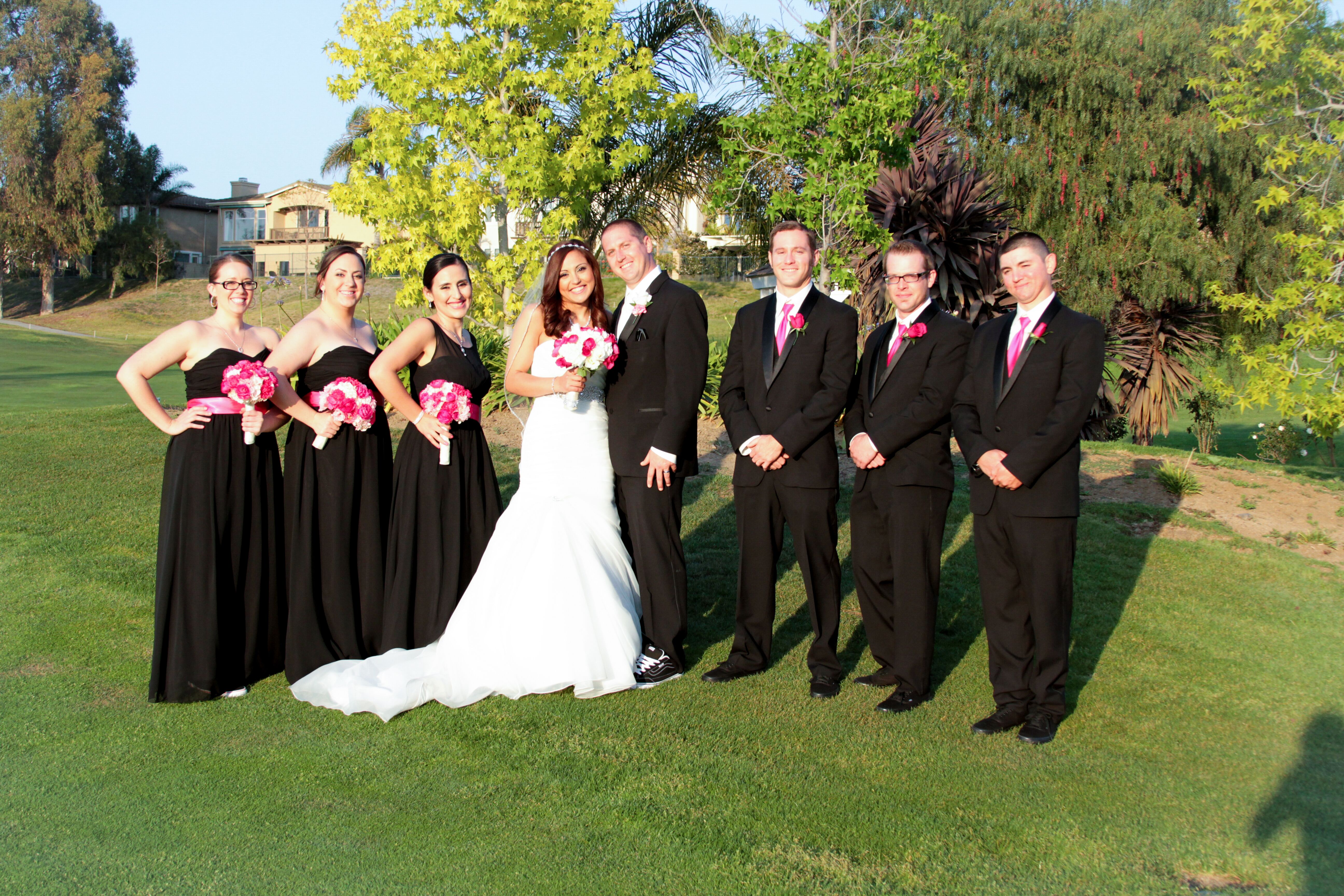 black and fuchsia wedding ideas