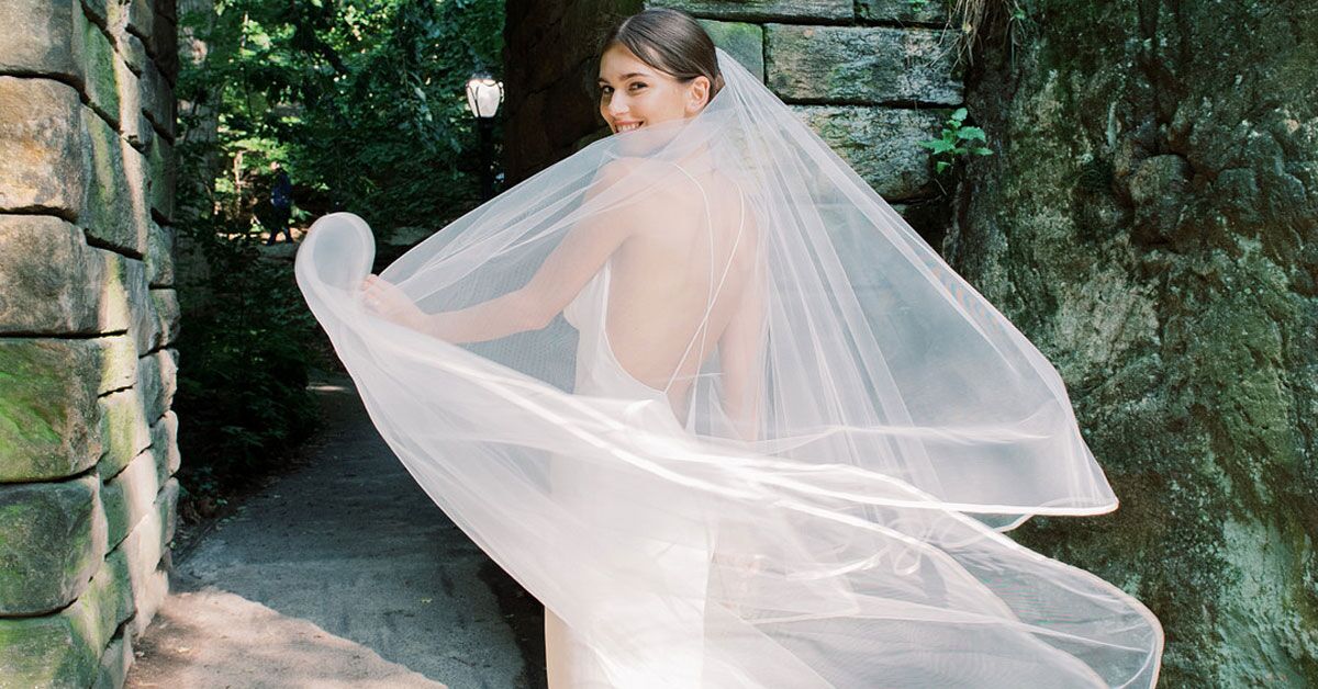 How to Safely Store & Unwrinkle Your Veil Before Wedding