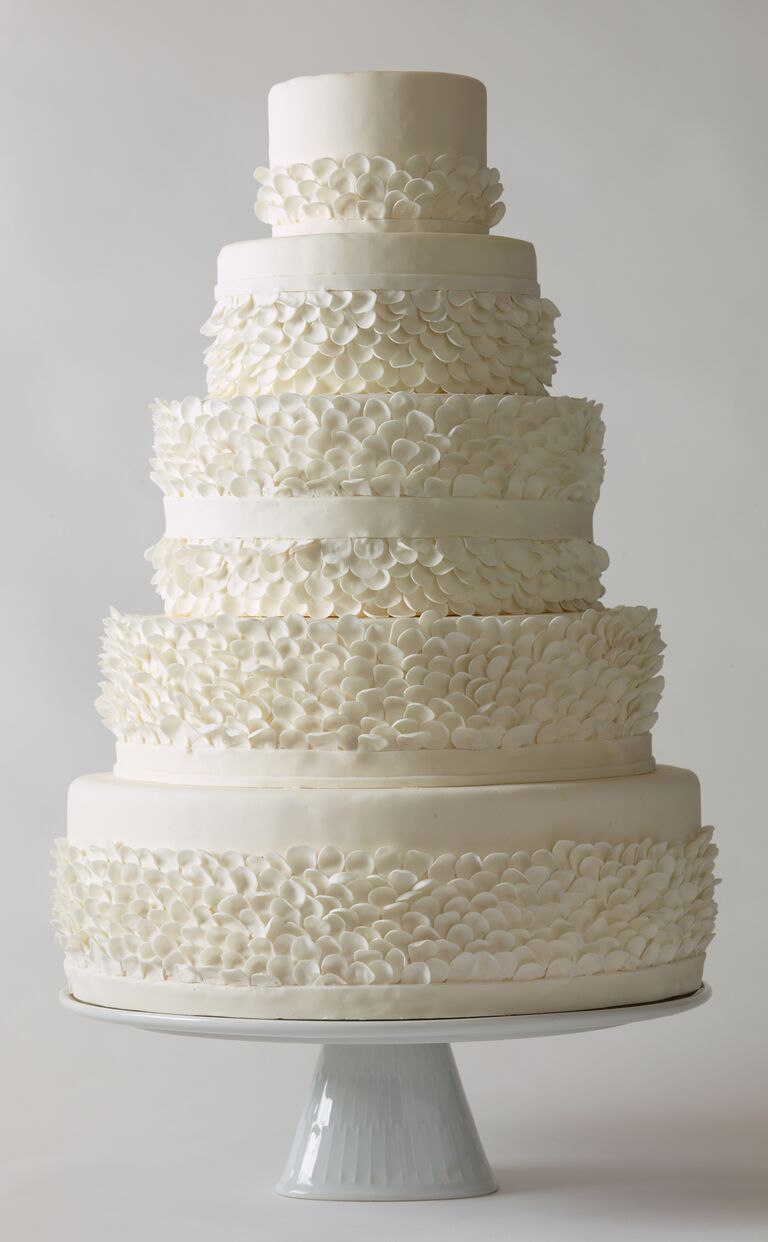 Images of elegant wedding cakes