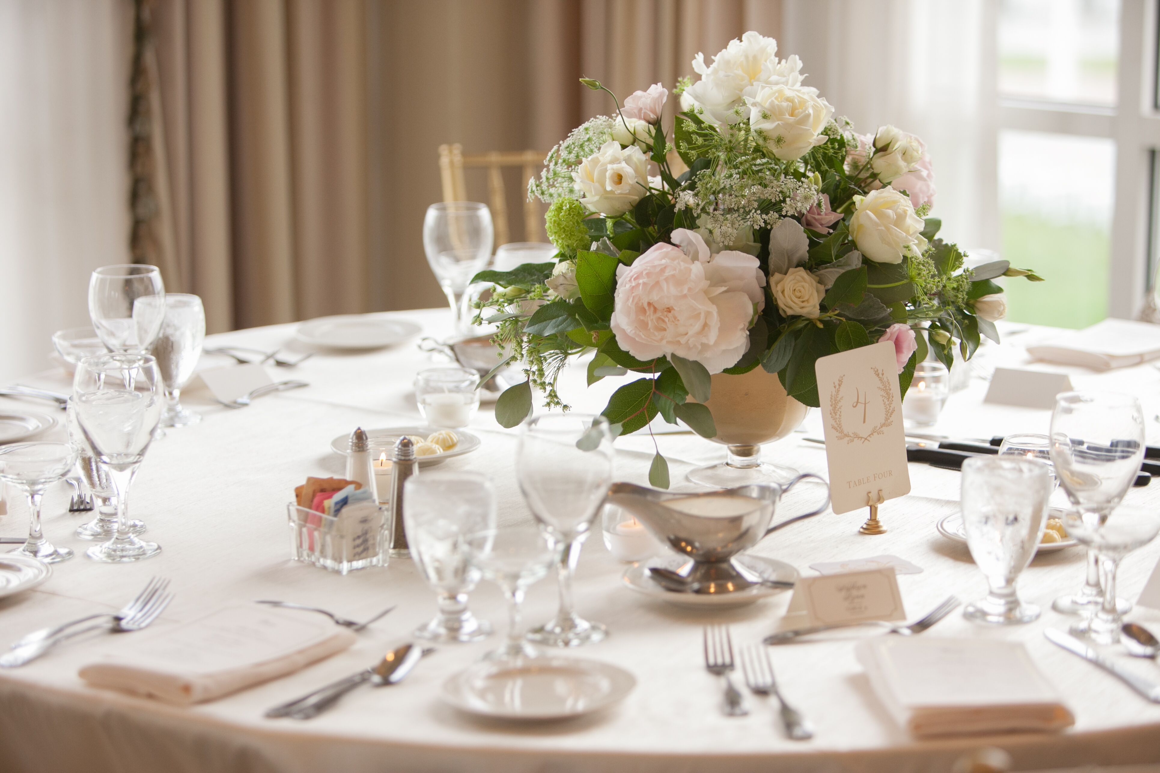 Romantic Garden-Inspired Centerpieces With Peonies