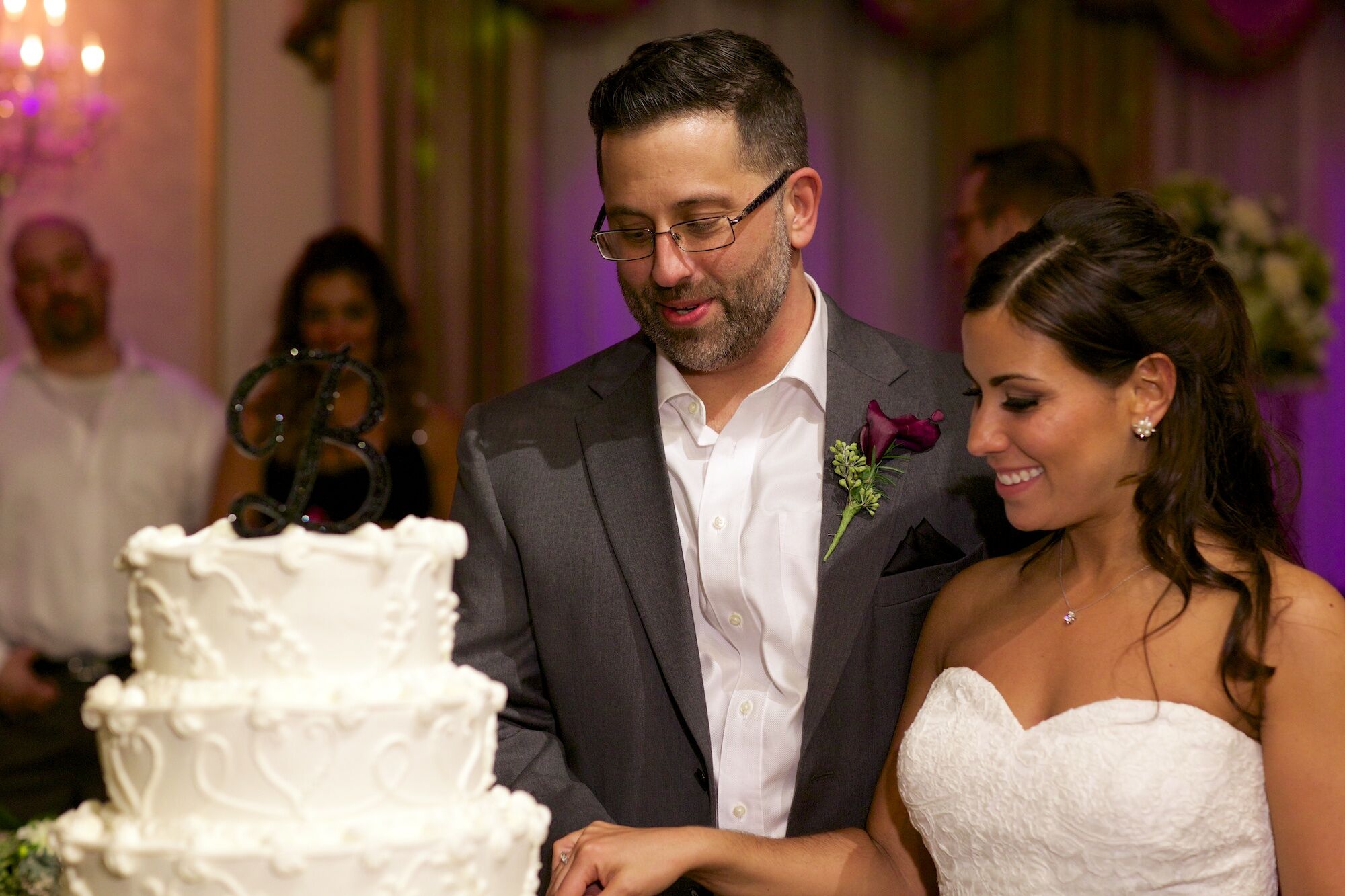 Cannoli Wedding-Cake Cutting