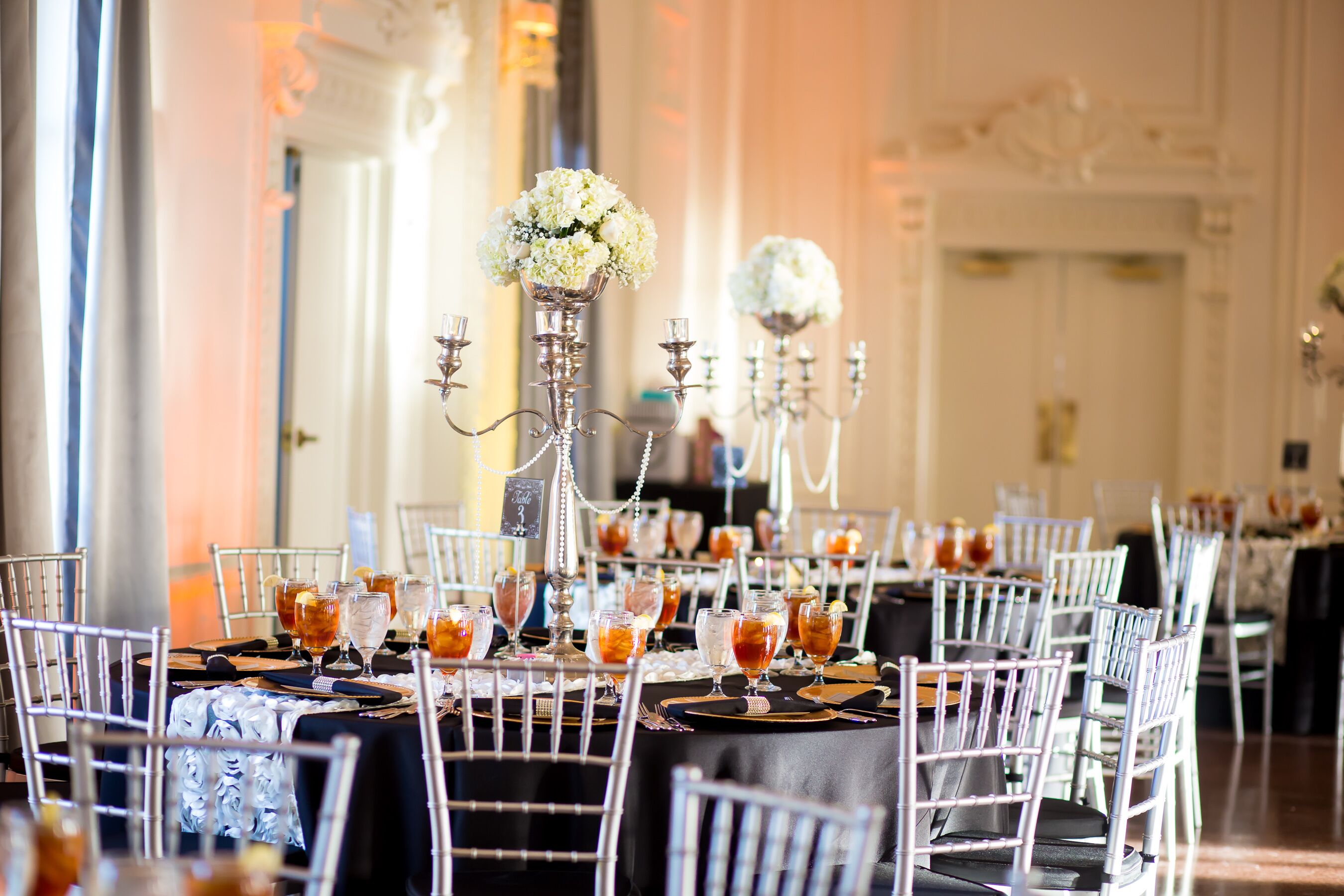 Gatsby-Inspired 1920s Vintage Ballroom Reception