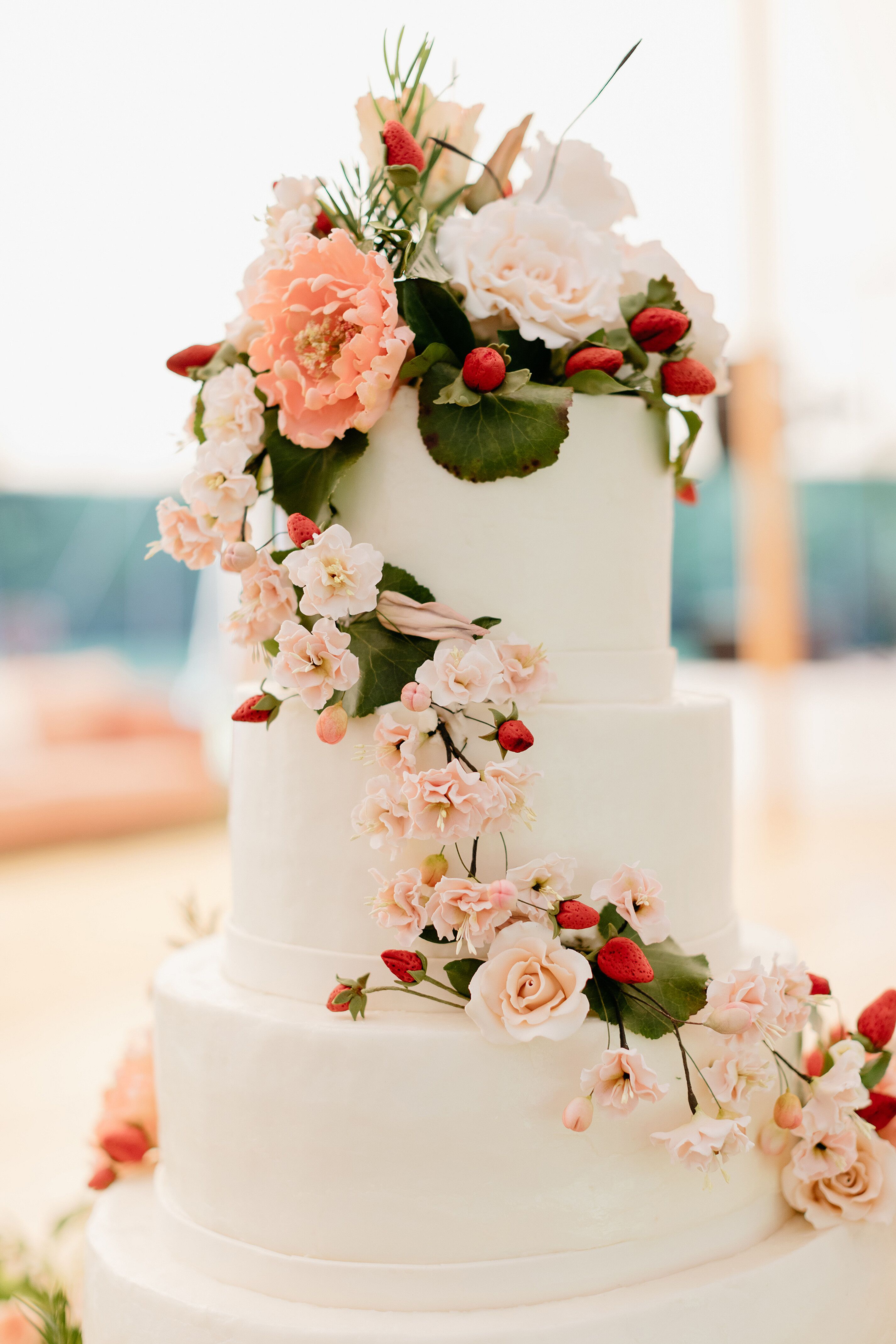 Luxury Flower Arrangement with Cake and Cake Stand – Misses Sweet