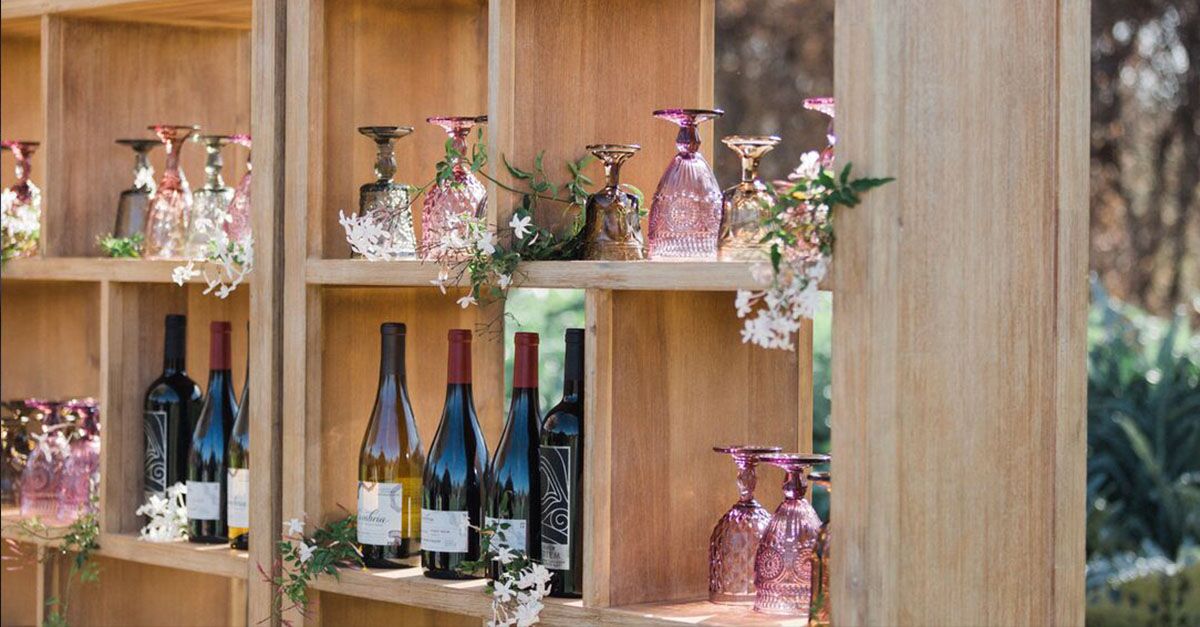 a-guide-to-having-a-self-service-wedding-bar-at-your-reception