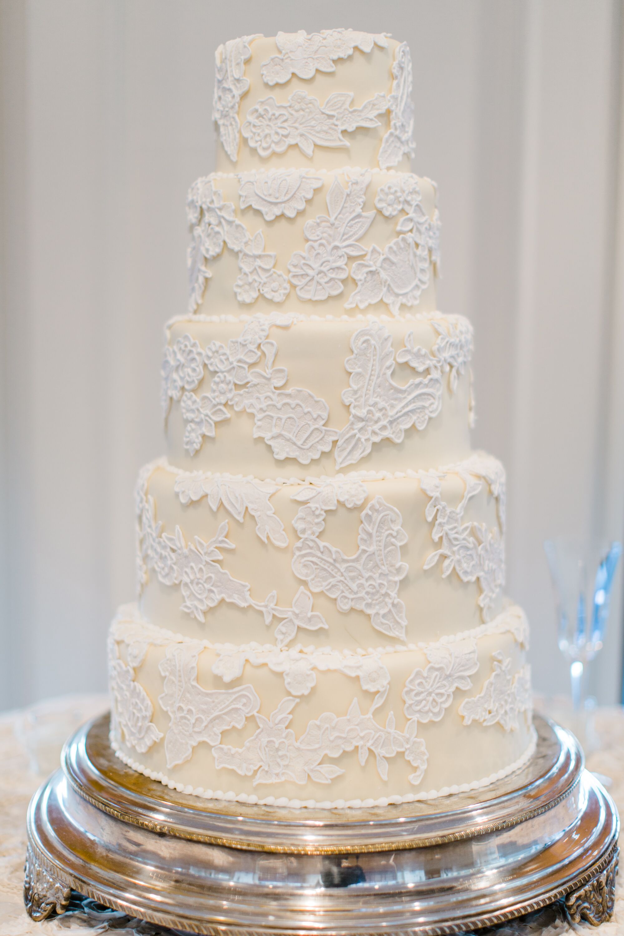 White Lace Wedding Cakes