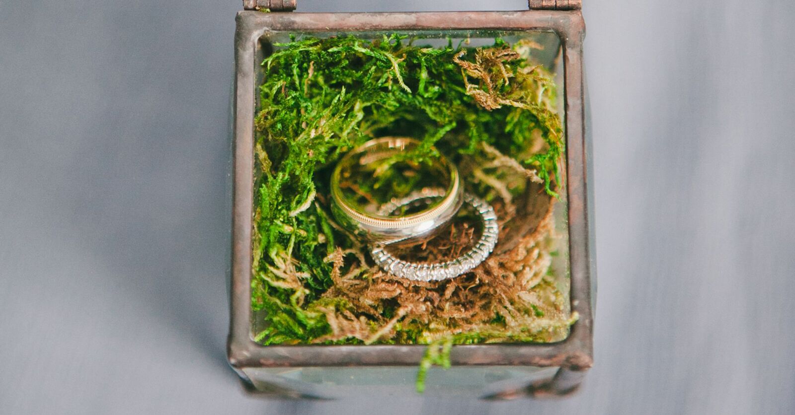 Wedding ring holder Wedding ring box Rings. Wreath 