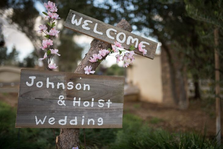 Simple, Rustic Wedding Lake Oak Meadow in Temecula, California