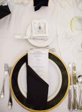 12 Glamorous Black-and-Gold Details for Your Wedding