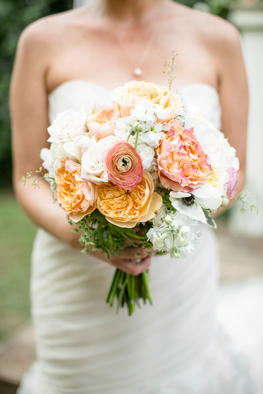 Peach And Ivory Garden Rose Bouquet