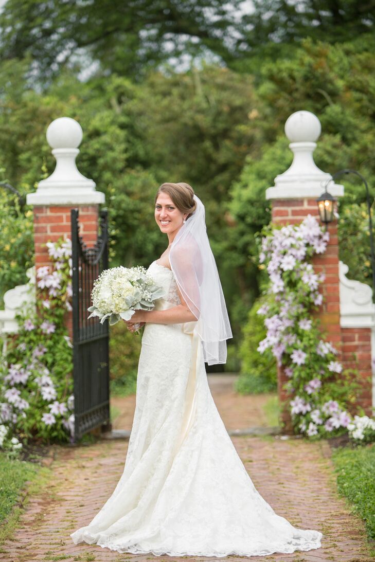 A Simple Elegant Wedding  at Oatlands Plantation in 