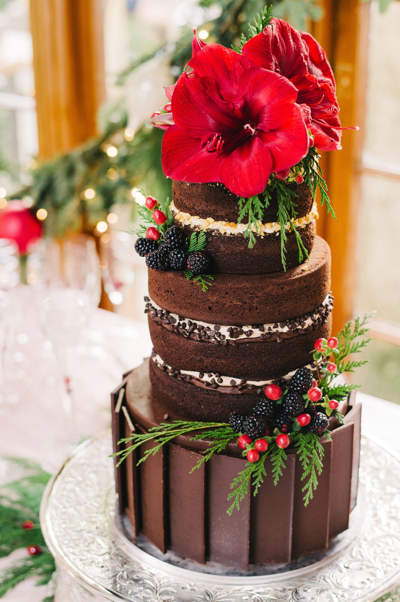 Round Chocolate Fudge Naked Cake