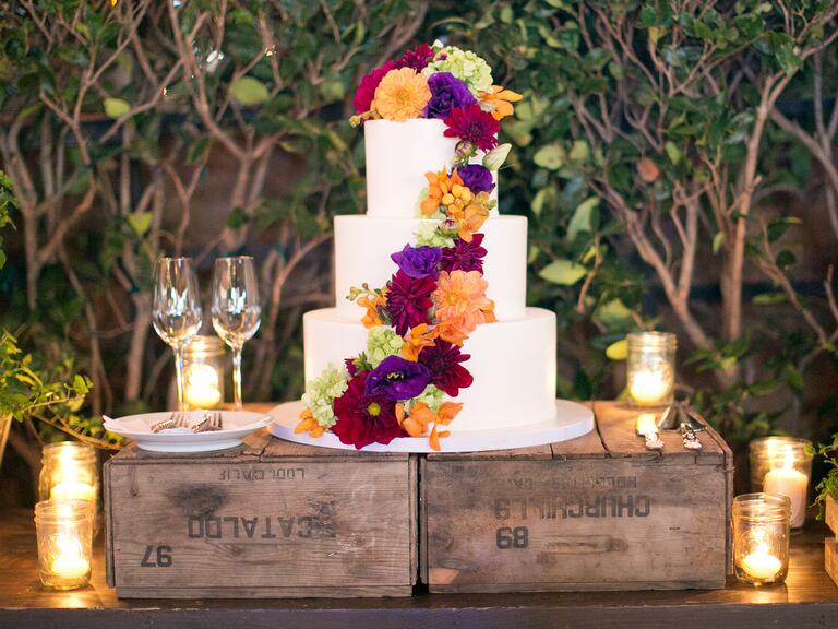 Rustic fresh flower wedding cake