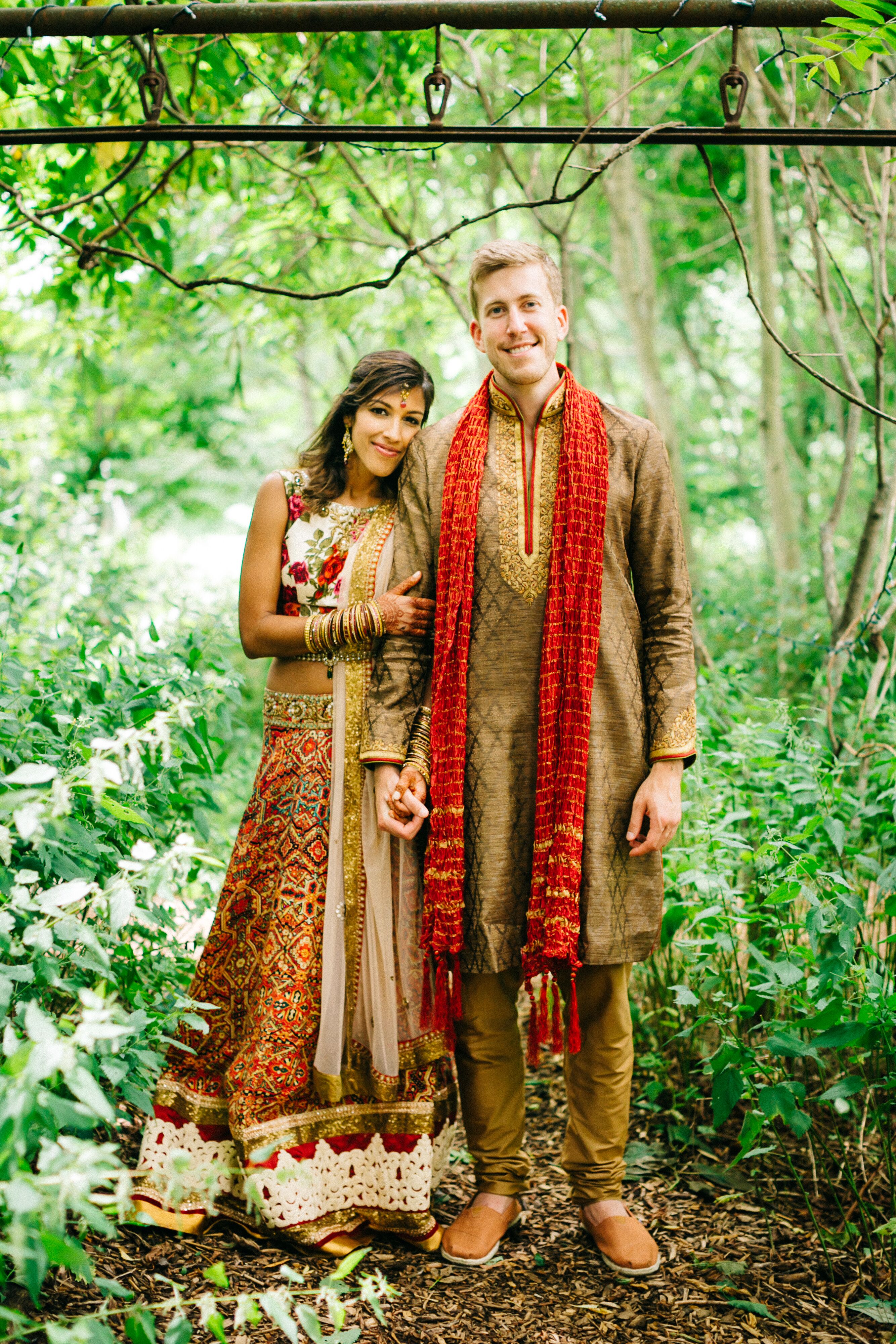 A Bright, Bohemian Hindu Wedding at The Blue Dress Barn in Benton ...