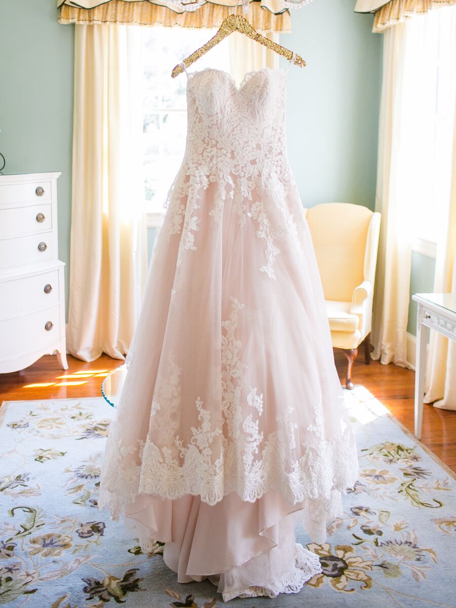 The Prettiest Blush And Light Pink Wedding Gowns   7c3b3877 1dba 4ca5 9b00 067af933bef0