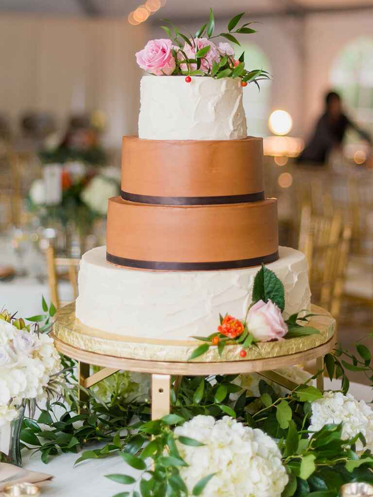 25 Gorgeous Wedding Cakes Ideas With Fresh Flowers