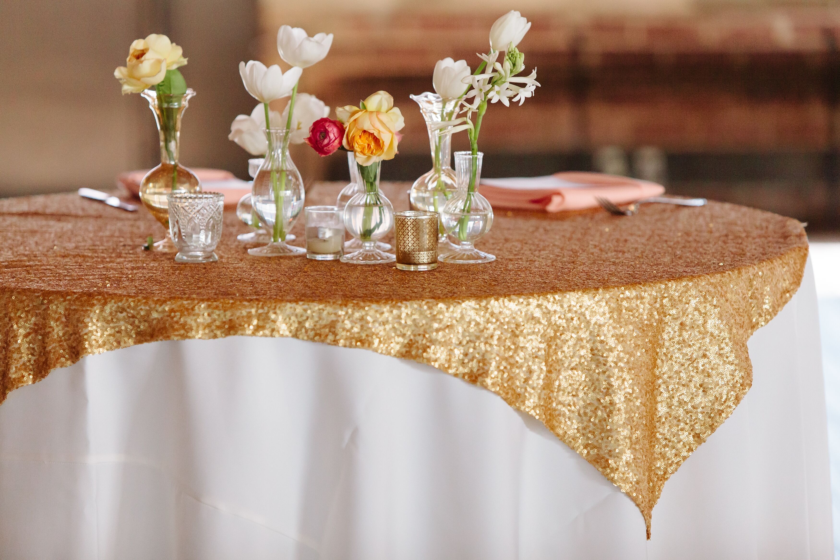 Gold Sequined Tabel Linen