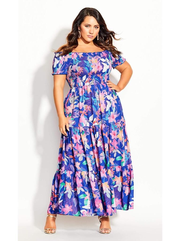 Vestido maxi de talla grande con estampado floral azul fuera del hombro