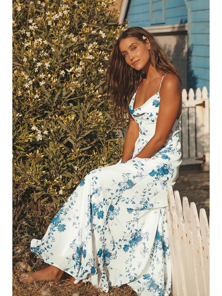 Maxi vestido floral azul y blanco