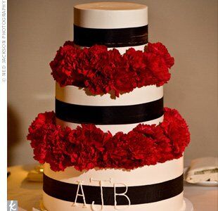 Black and red fondant icing cake by Miriam K