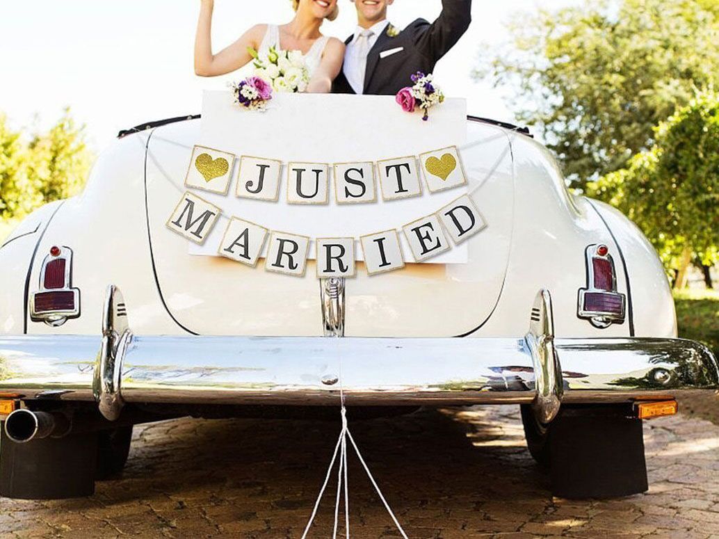 13 Perfect Wedding Car Decorations For That “Just Married” Ride