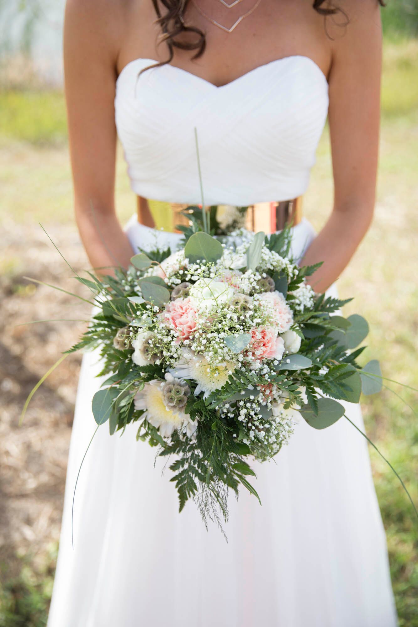 carnation and baby's breath bouquet