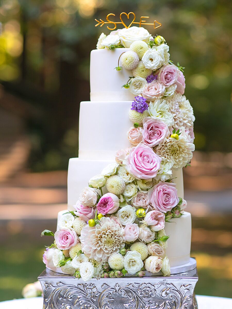 25 Gorgeous Wedding  Cakes  Ideas With Fresh  Flowers 