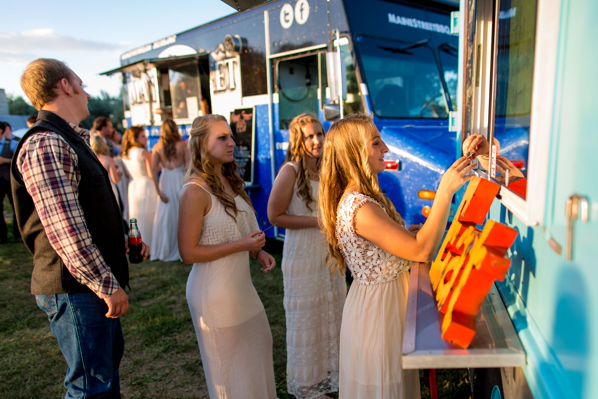 food truck catering wedding        <h3 class=