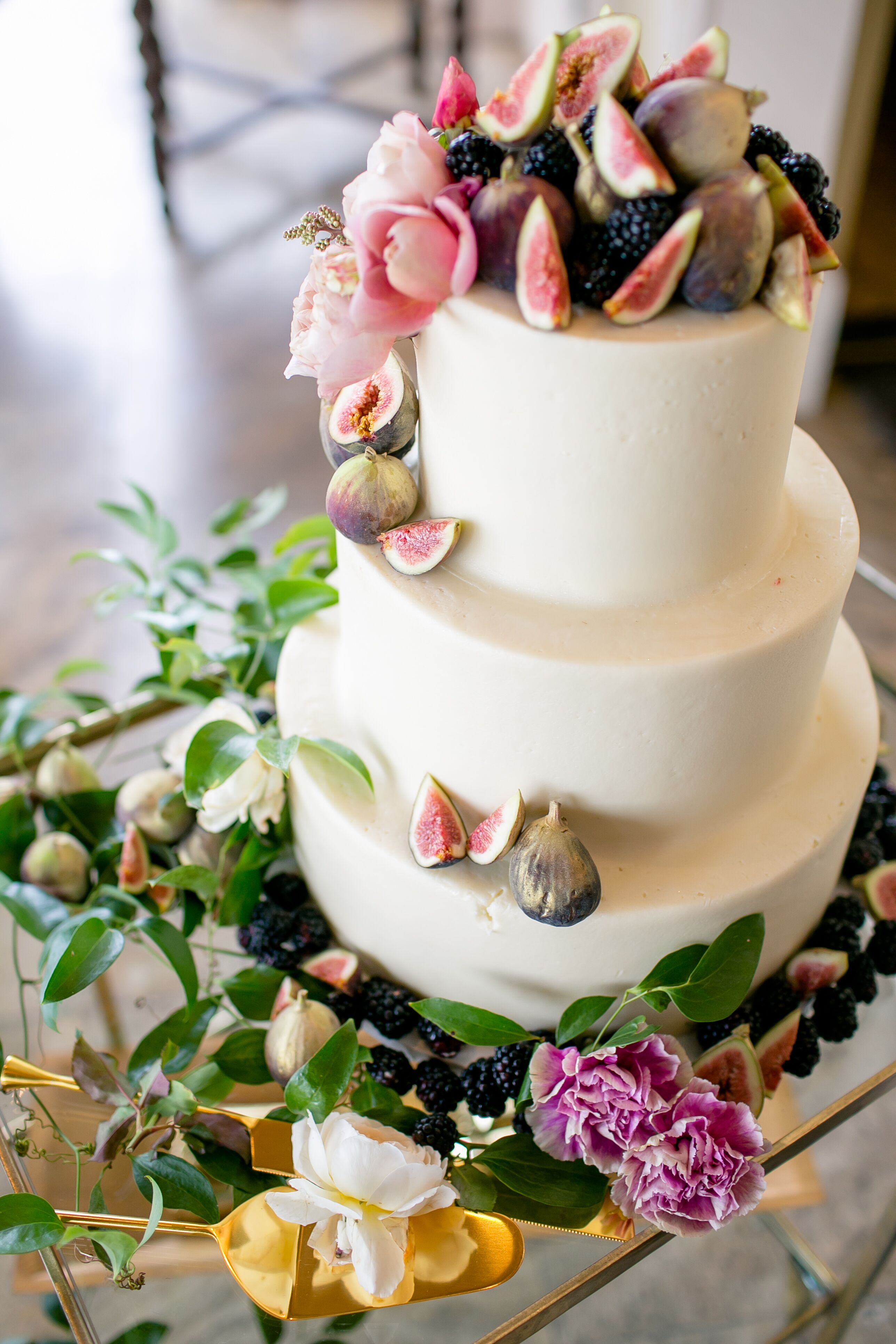 A Fig-Adorned Wedding Cake