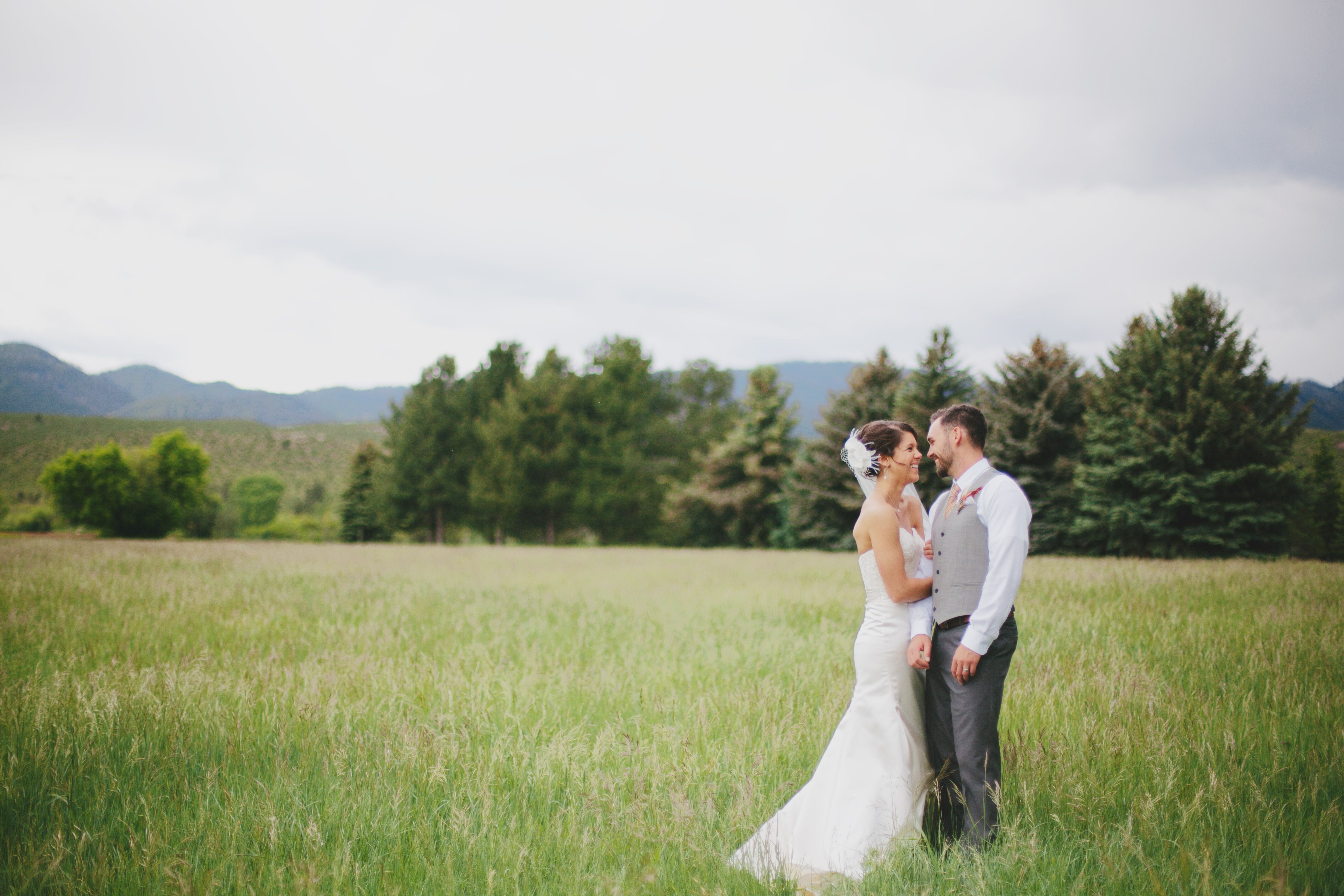 A Rustic Mountain Wedding  at Restaurant 415 in Fort  