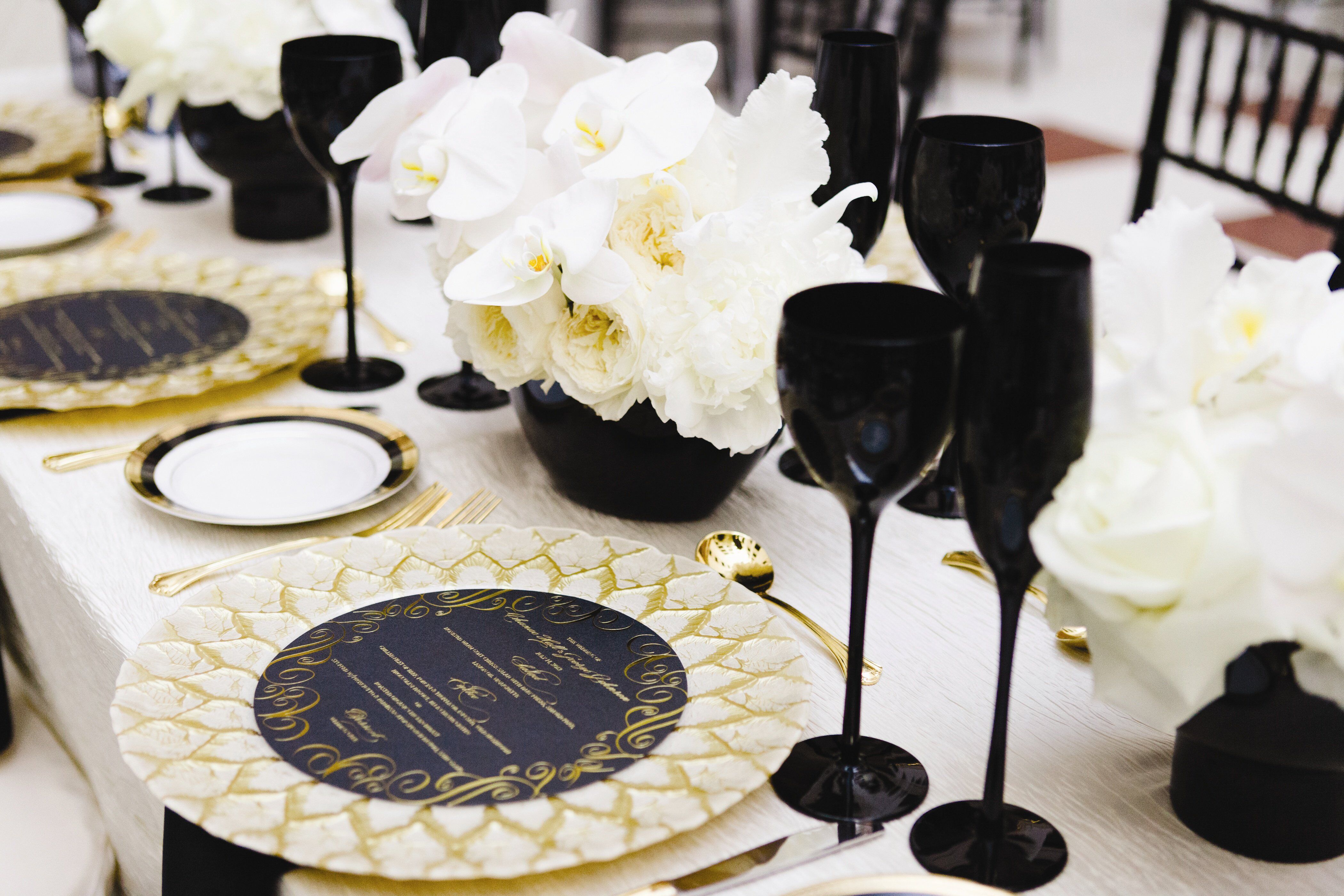 Black Gold And White Table Setting, Black And Gold Table Setup