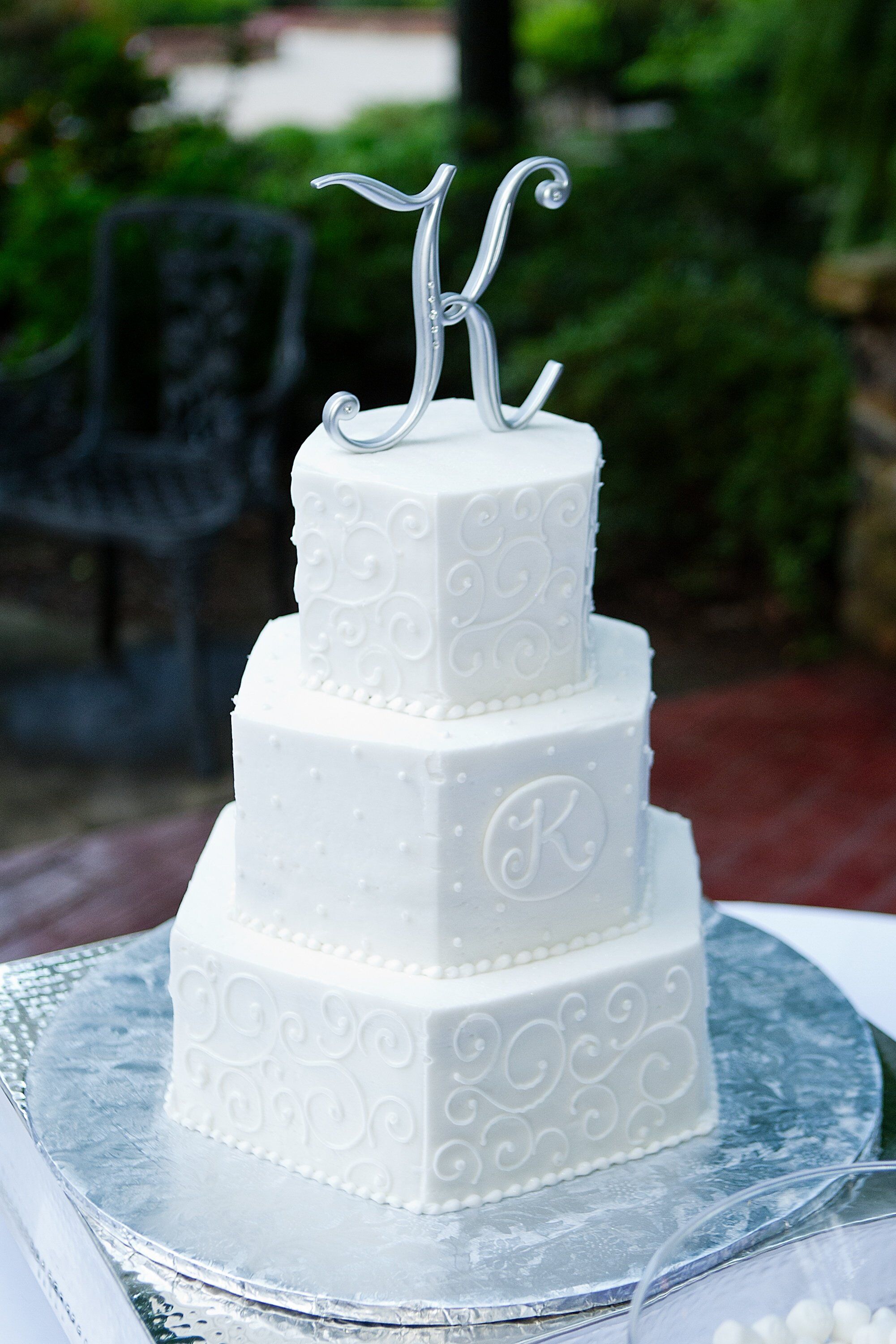 Traditional White Wedding Cake   9bca28b3 7b47 2702 00a1 A95c1739df8d