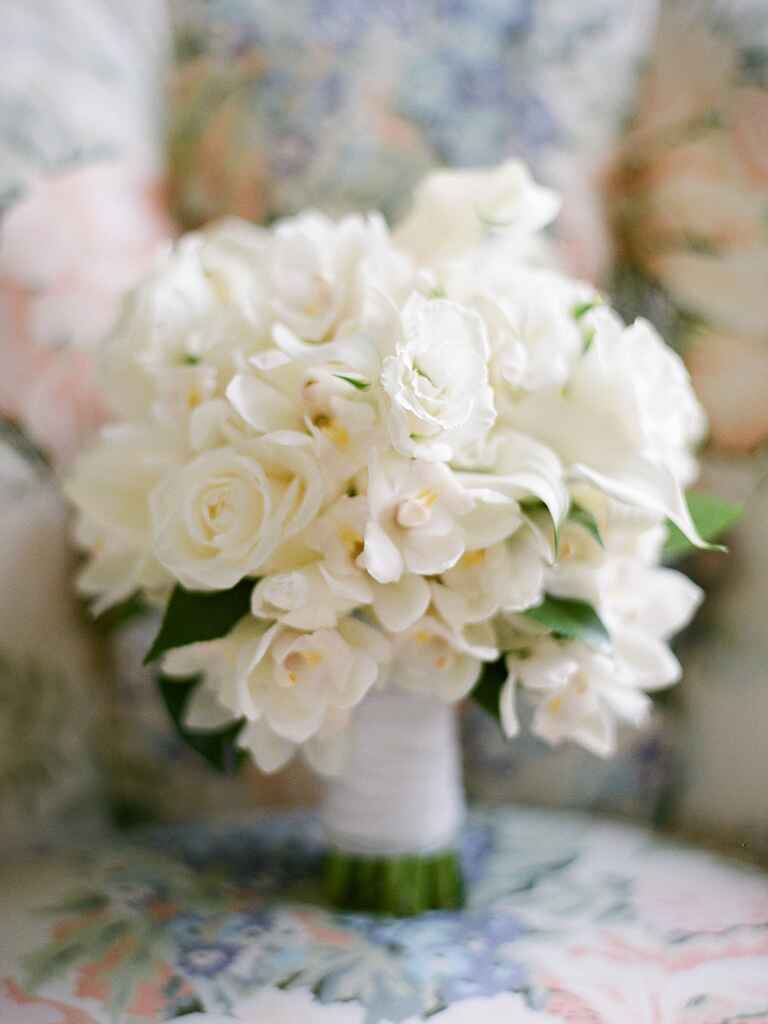 20 Romantic White Wedding Bouquet Ideas