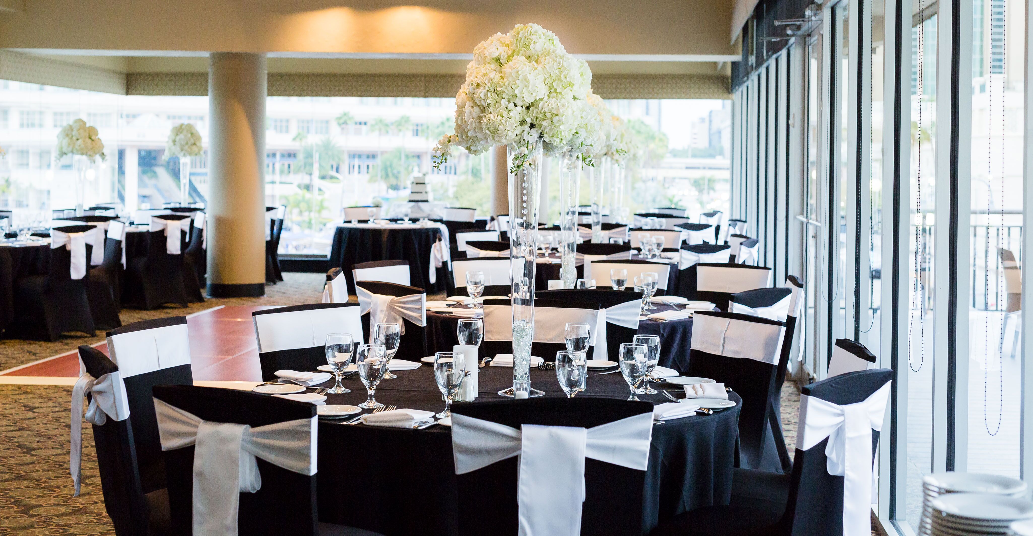 Black and White Round Table Reception Decor