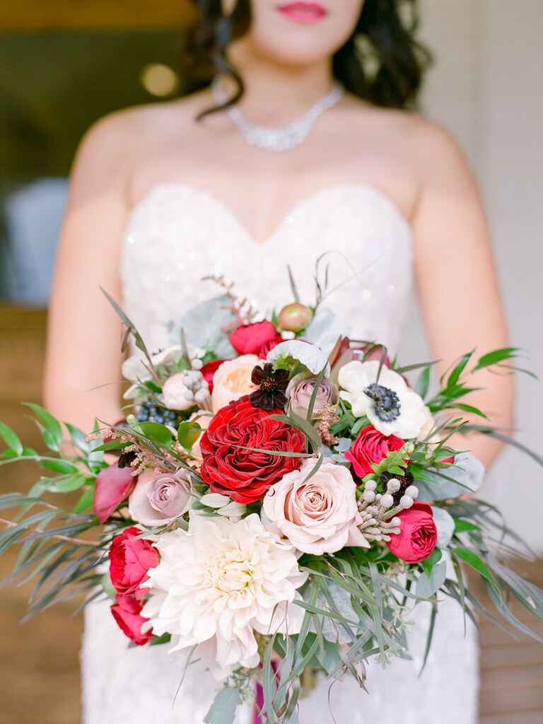 15 Fall Wedding Bouquet Ideas and Which Flowers They’re Made With