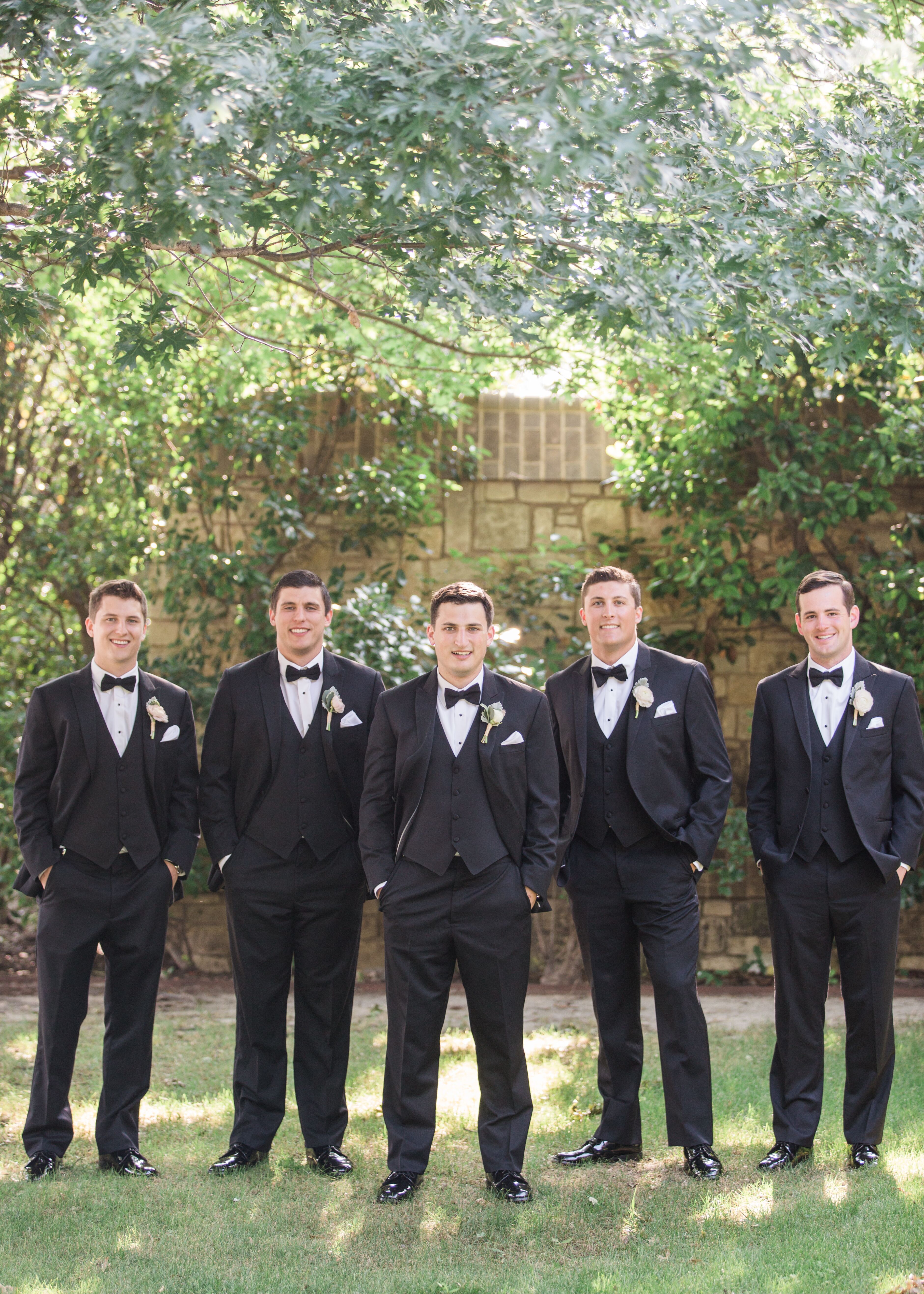 Classic Black Groomsmen Tuxedos