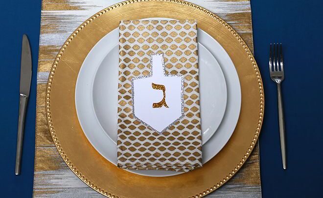 Stylish Hanukkah Decor Ideas