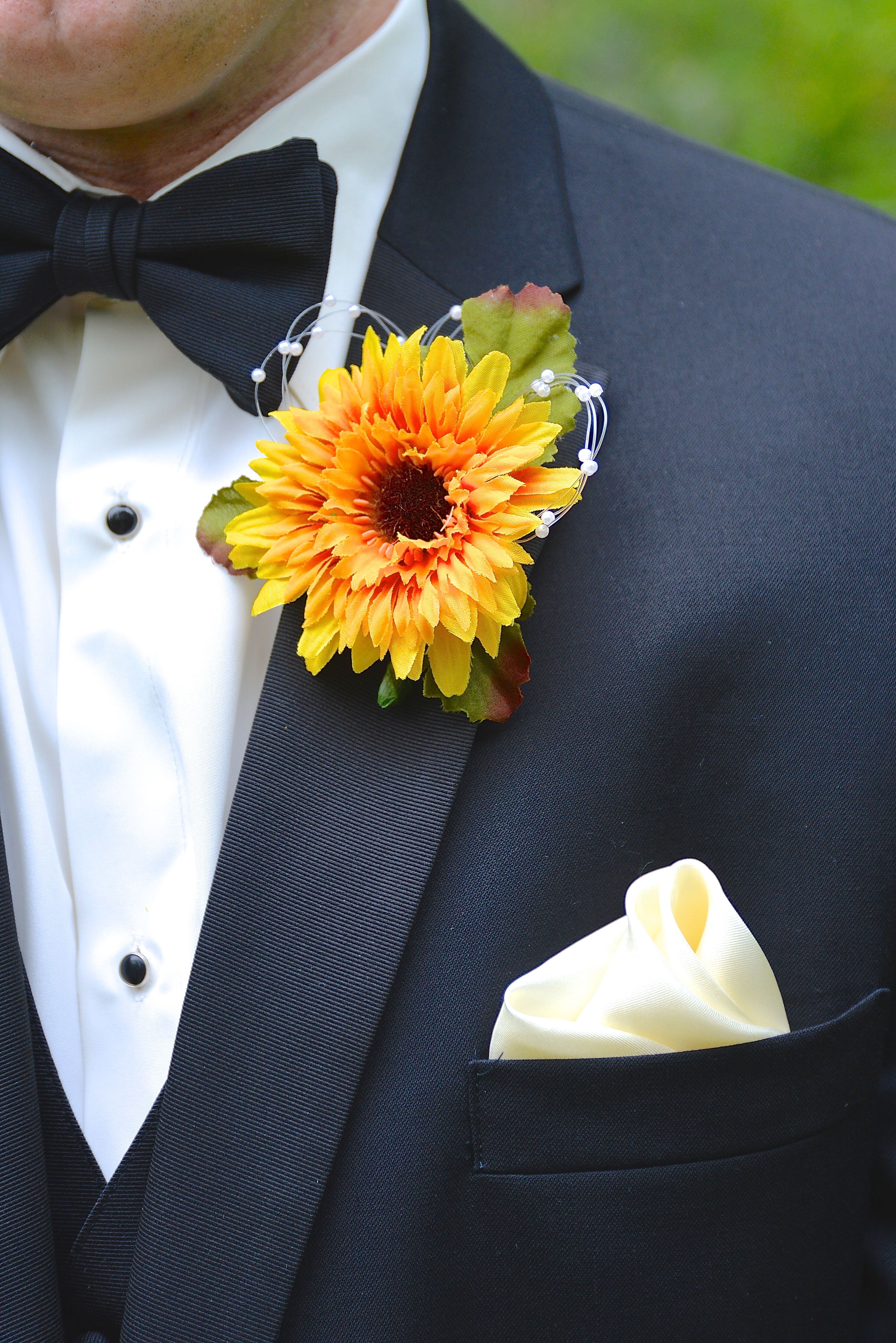 Sunflower boutonniere deals