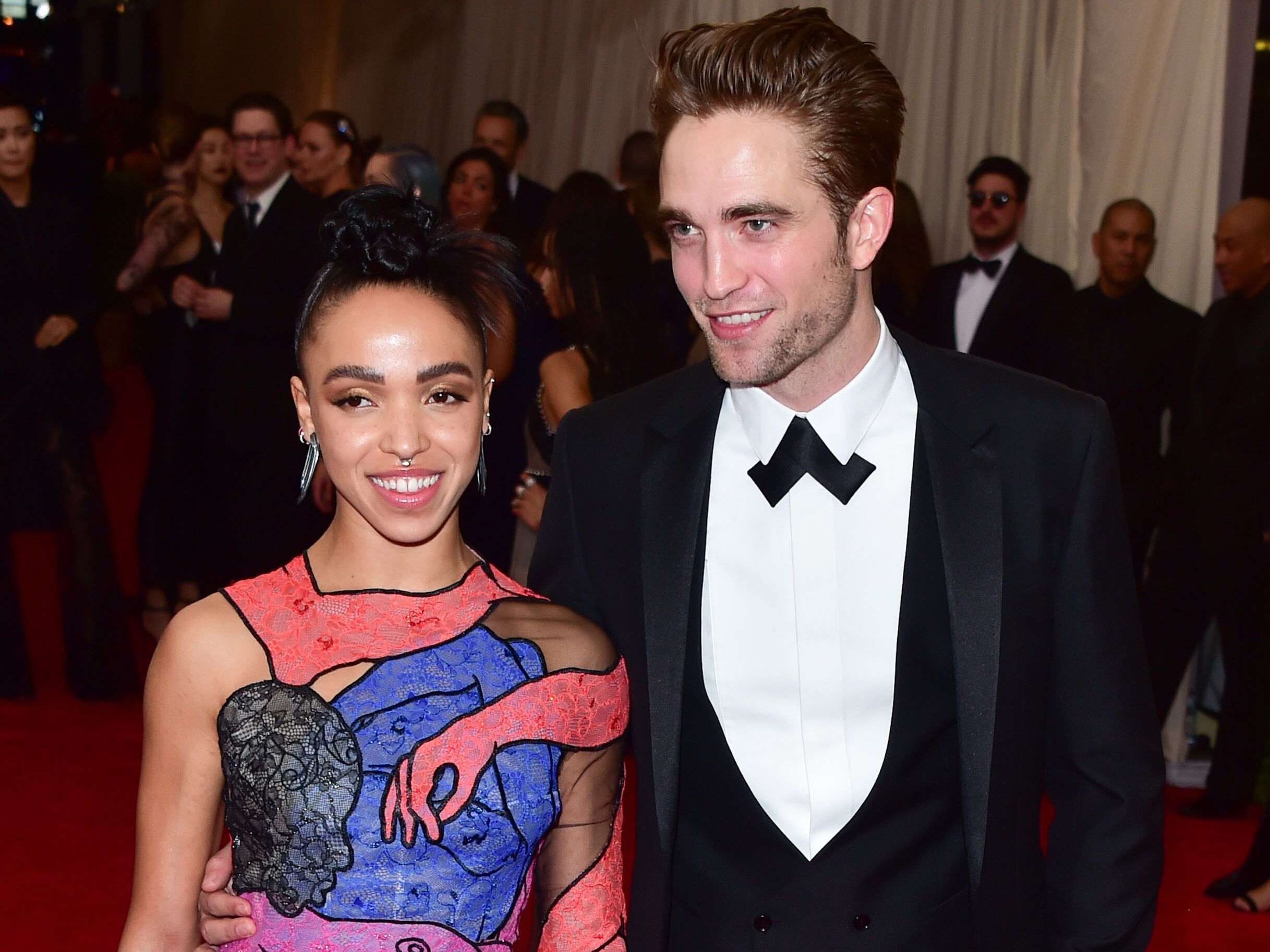 The Engagement Ring Robert Pattinson Gave FKA Twigs Is So Pretty