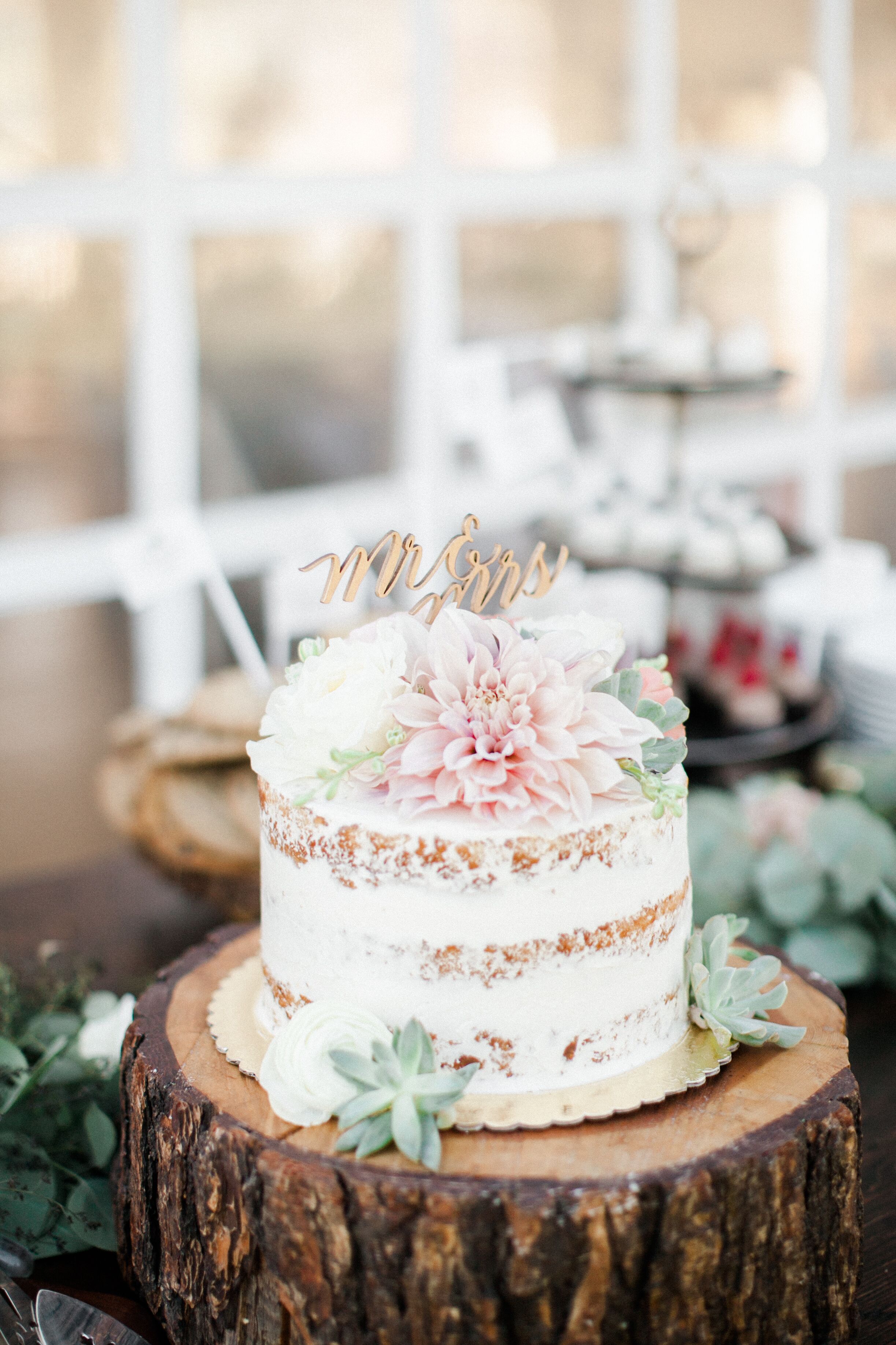 Simple Small  Wedding  Cake 