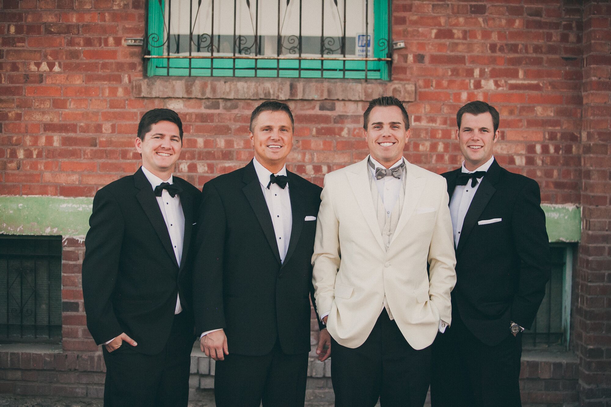 Cream 2024 groomsmen suits