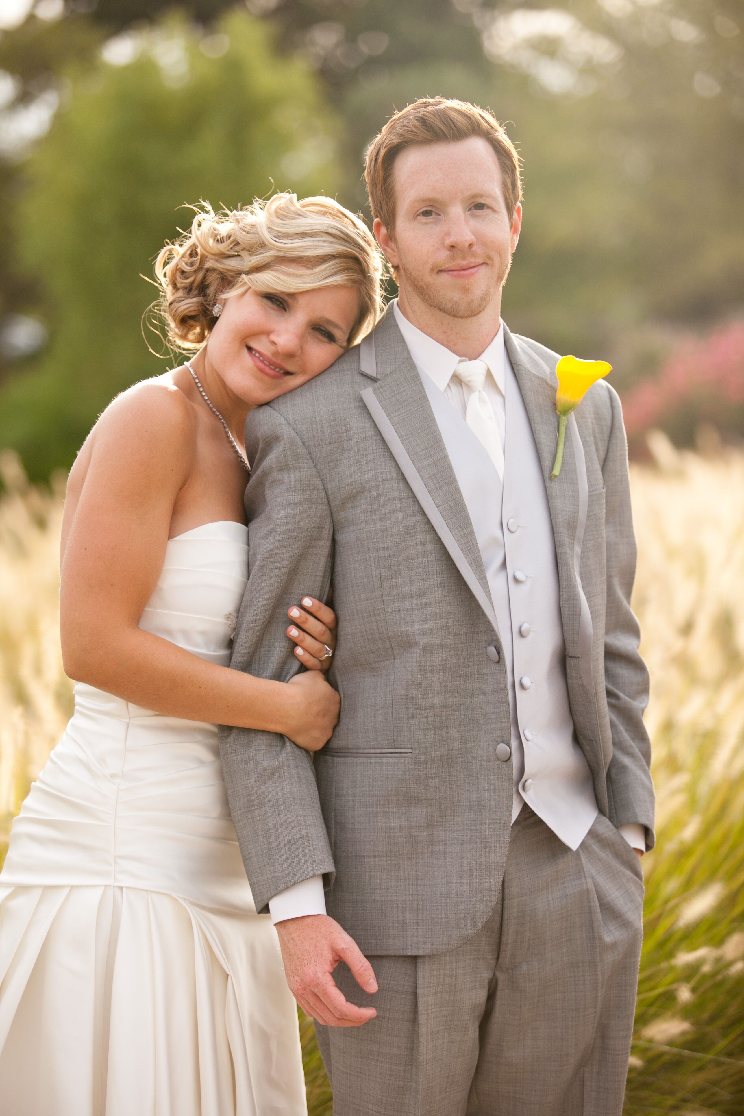 A Classic Yellow Wedding at Forest Park Visitor and Education Center in St. Louis, Missouri