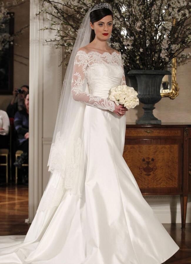 Holly Madison Wedding Dress 7