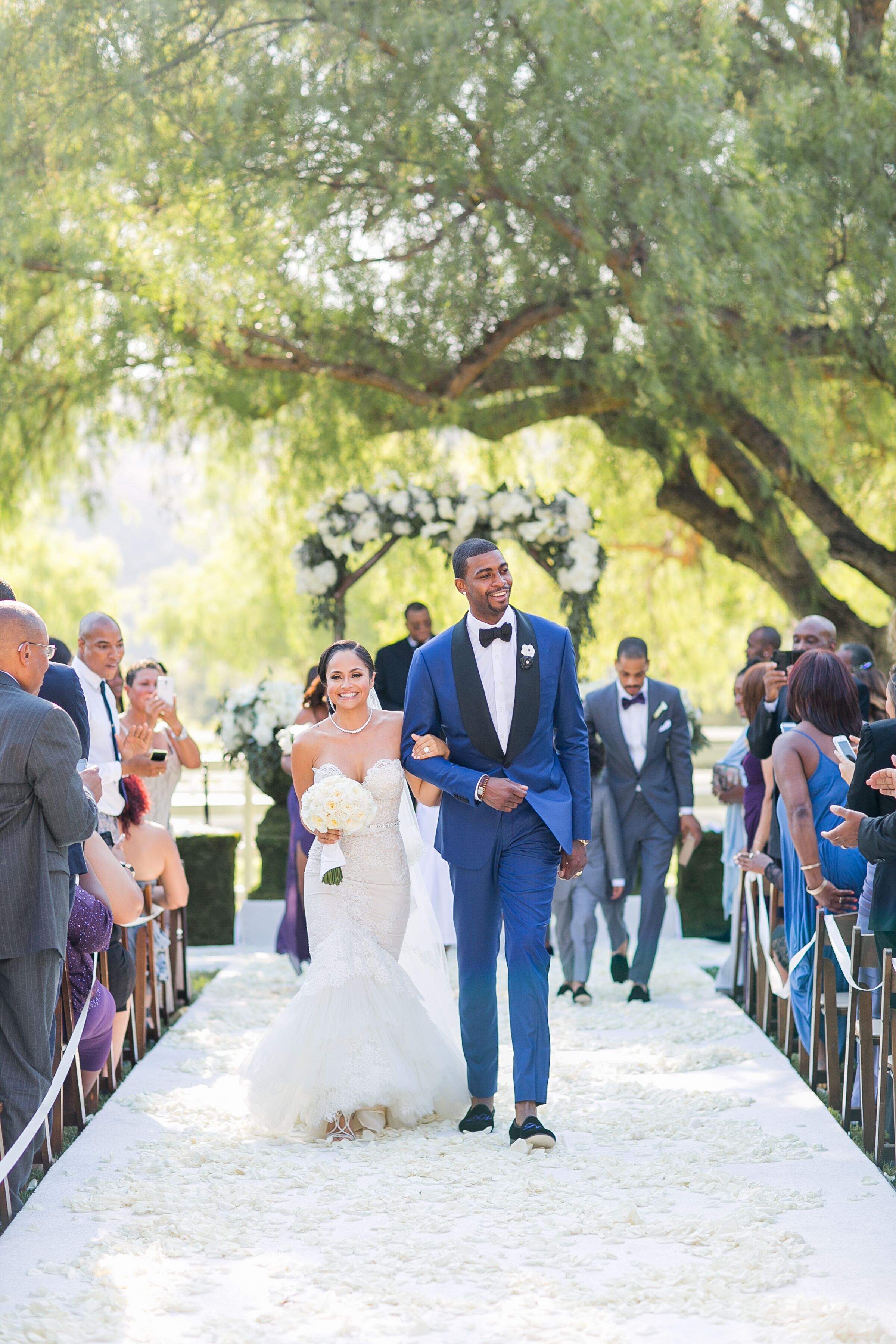 A Modern Romantic Outdoor Wedding At The Hummingbird Nest Ranch In Santa Susana California