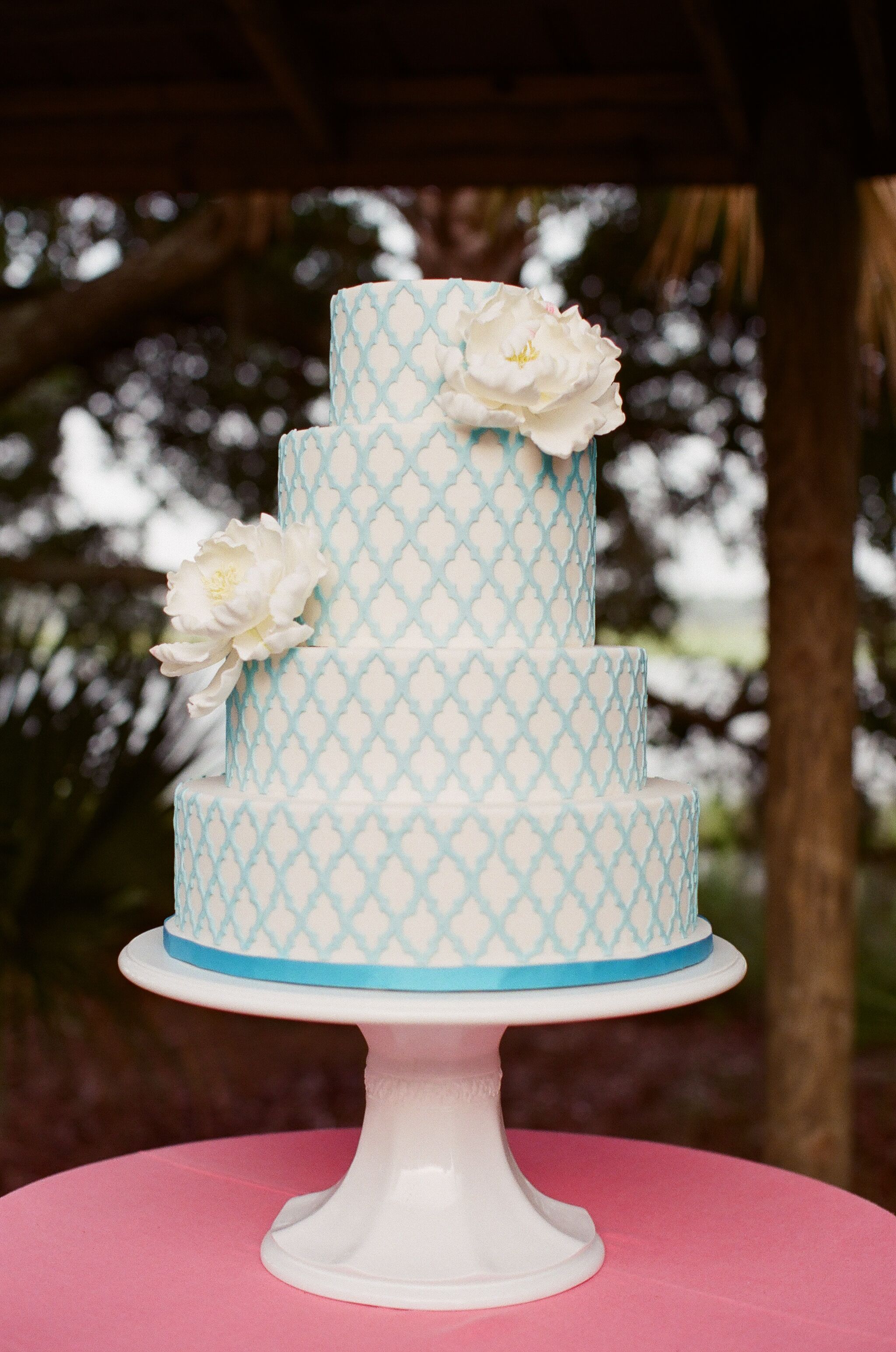 aqua color wedding cakes