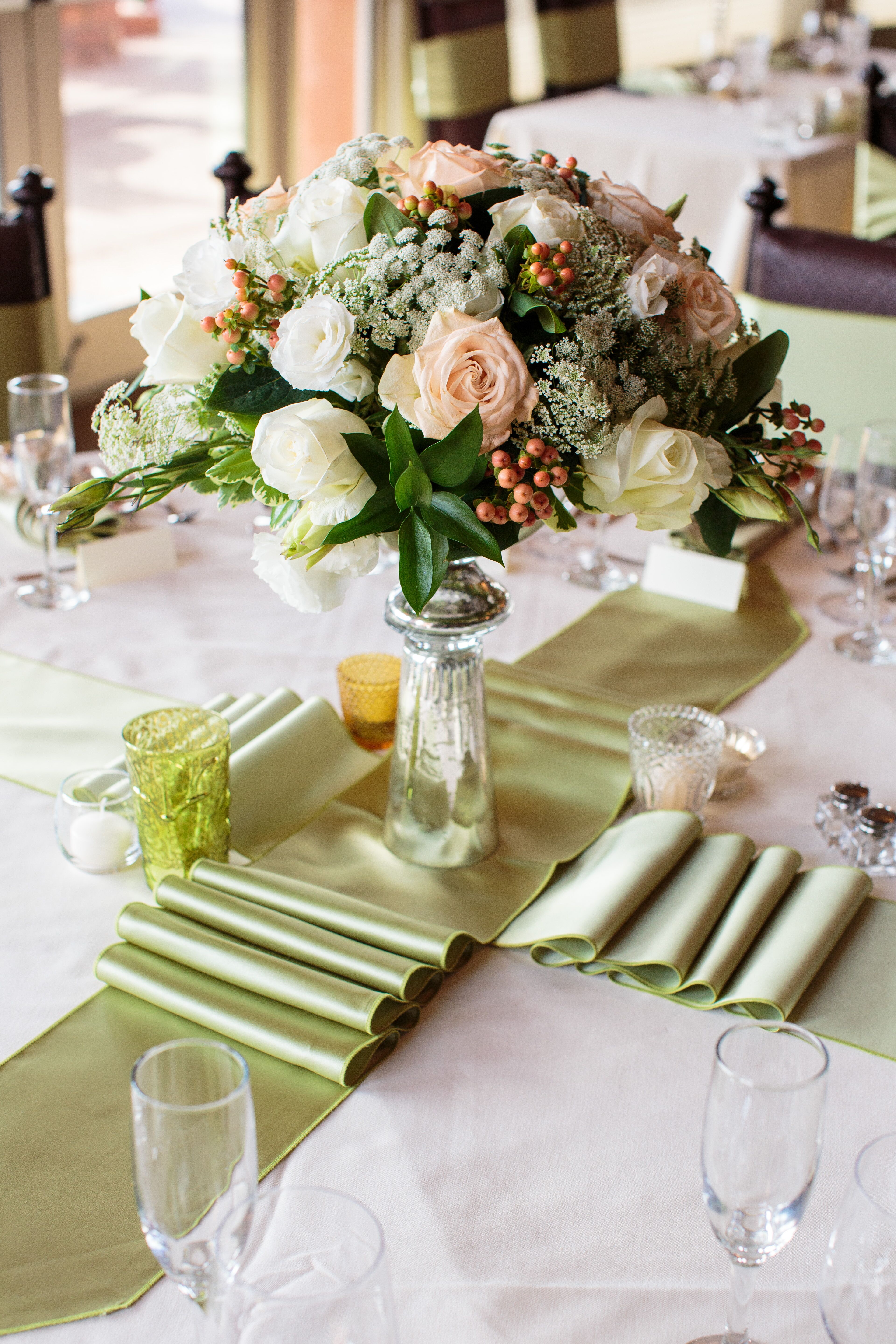 Classic Nude And Mint Green Rose Centerpieces And Green Table Runners