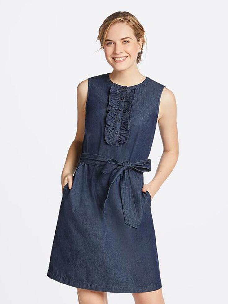 Ärmelloses Chambray-Minikleid mit Rüschen und Krawattenfront