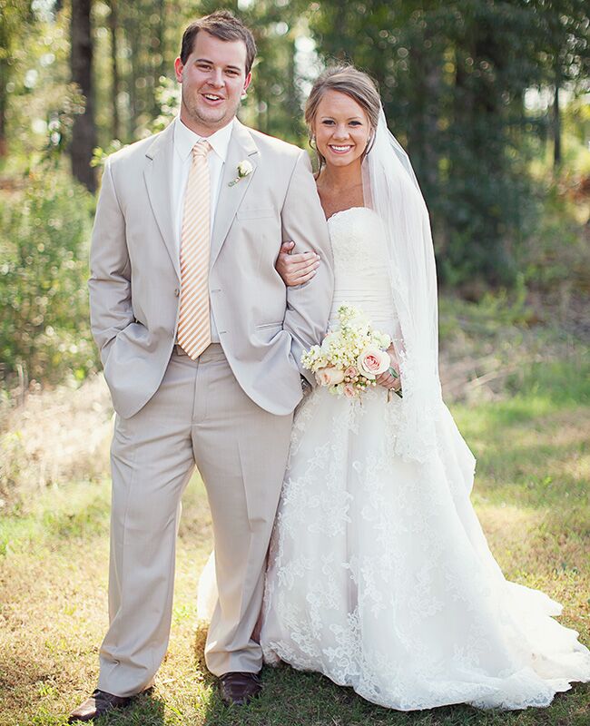 This Backyard Wedding Had Some Of The Coolest Flowers We Ve Ever Seen