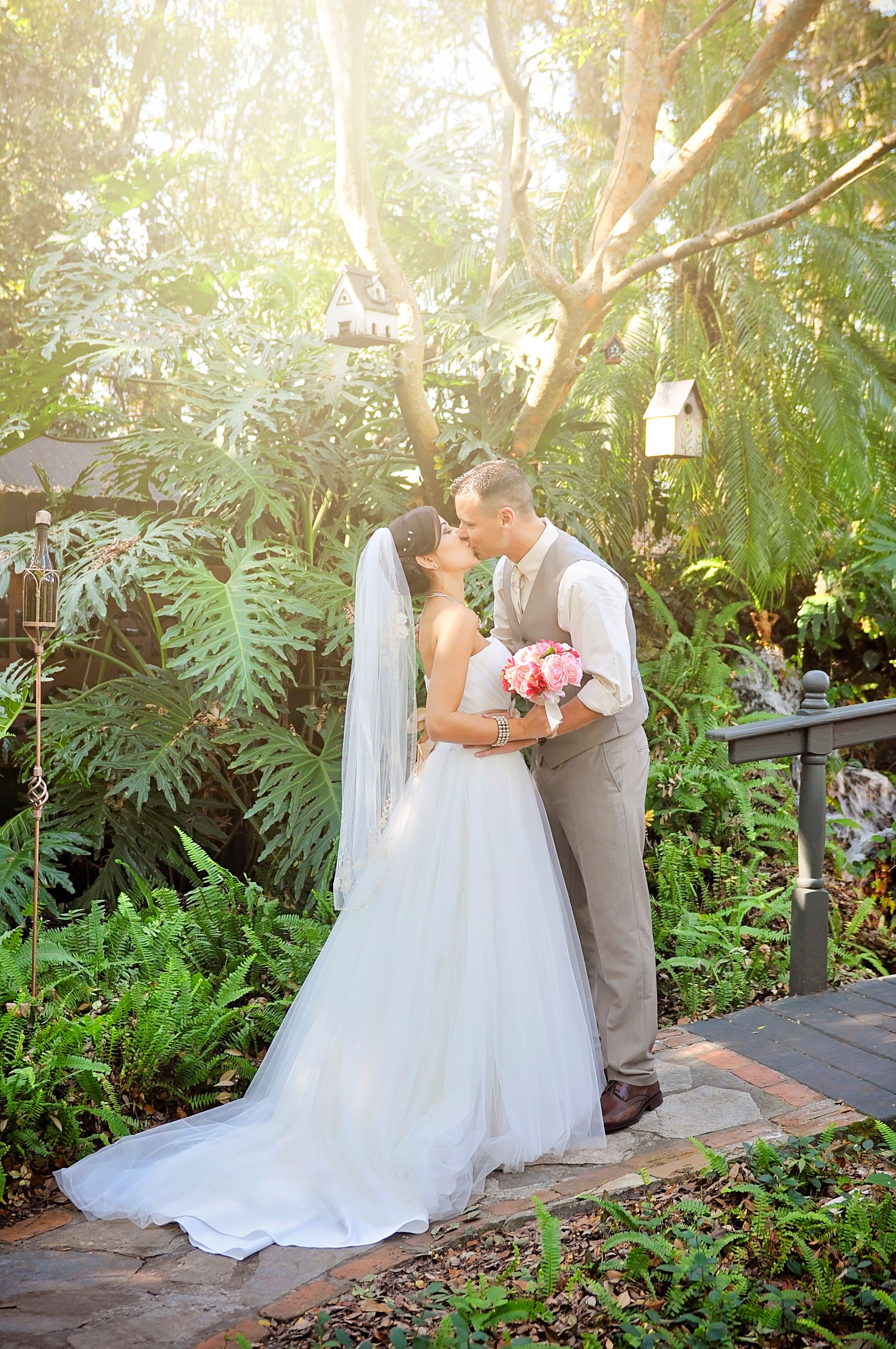 Fingertip-Length Veil With Floral Lace Appliques