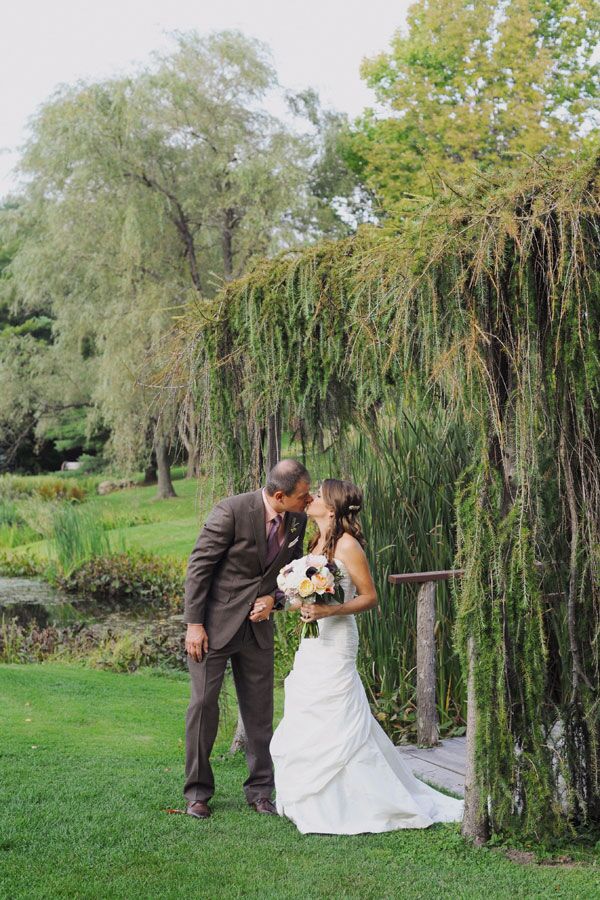 A Rustic Vintage Wedding At The Inn At The Round Barn Farm In